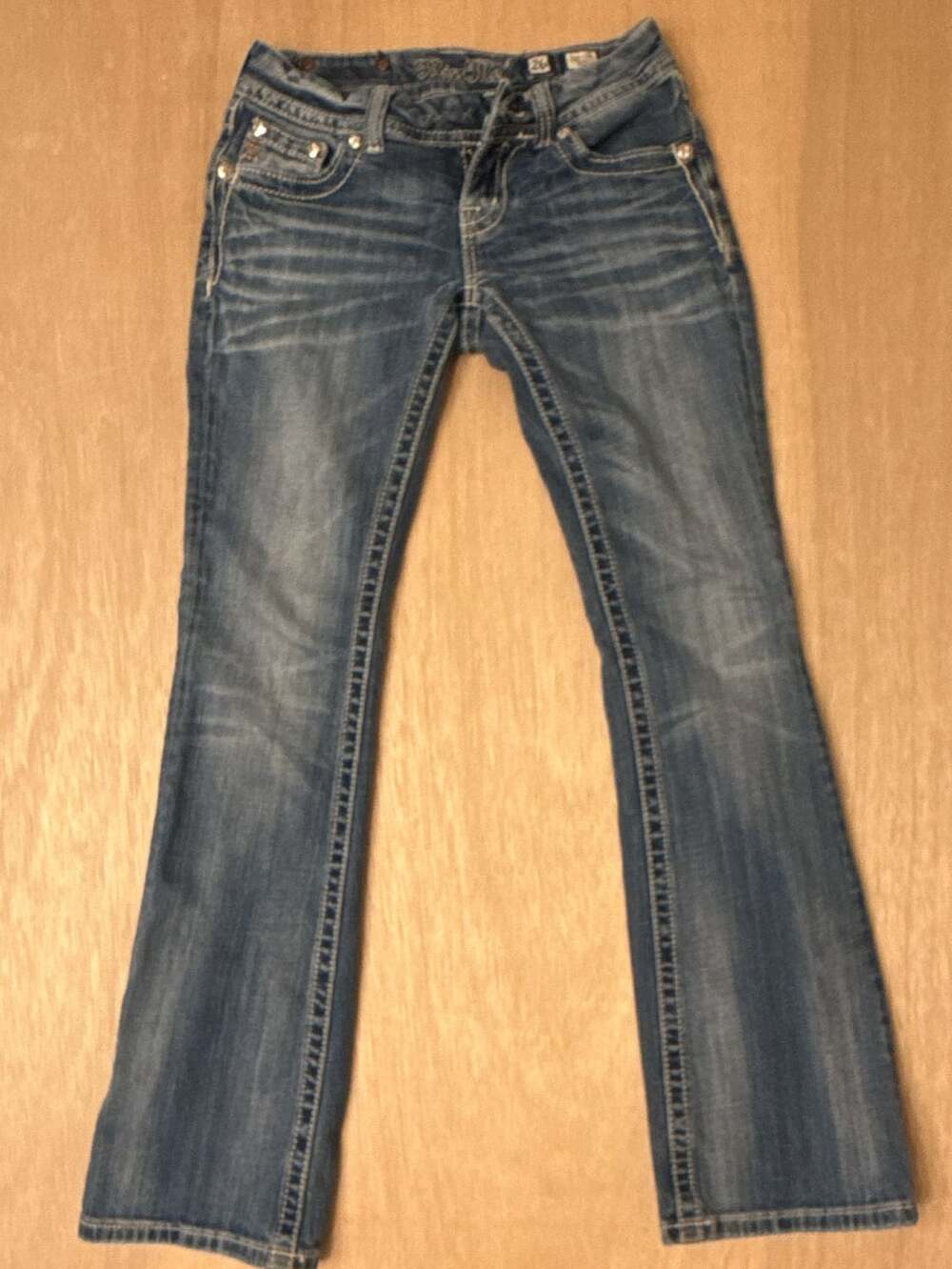 Miss Me JE8013S Bootcut Jeans Women's Size 26 Embellished Fleur-de-lis Pockets